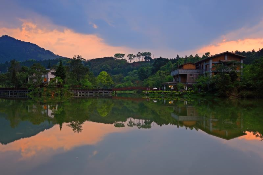 台灣 向天湖介紹 交通地圖 周遭景點 住宿 必買票券總整理 東南旅遊